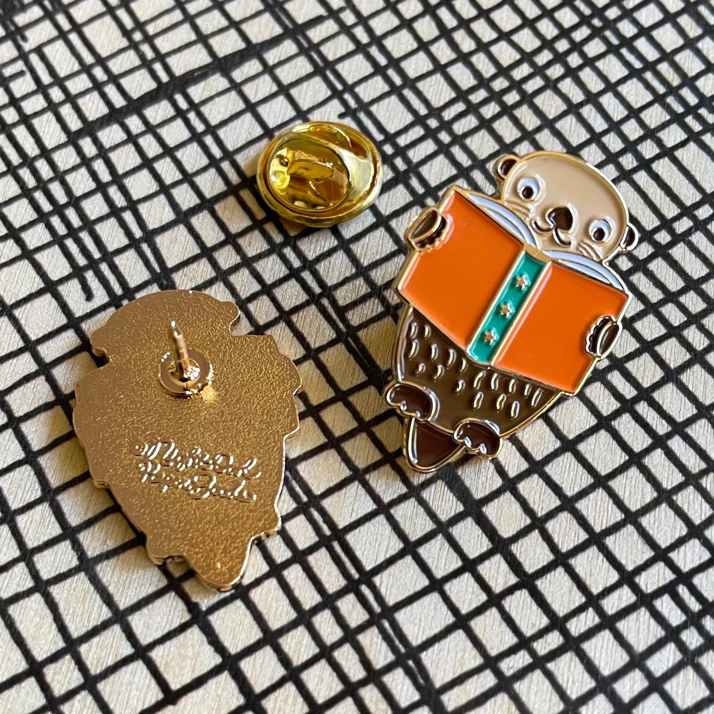 Otter Read Enamel Pin